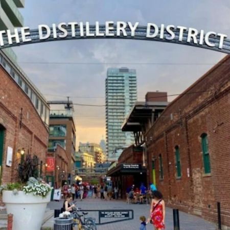Superb Spacious Loft Old Toronto Near Distillery District Buitenkant foto