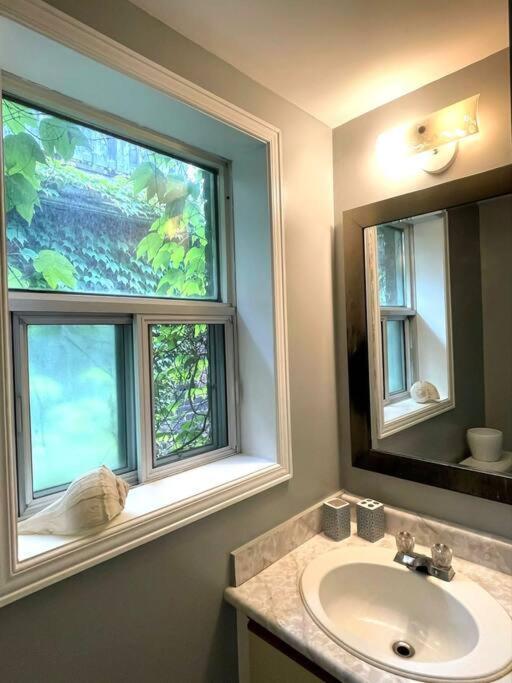 Superb Spacious Loft Old Toronto Near Distillery District Buitenkant foto